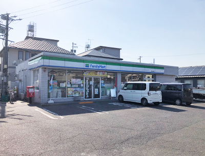 ファミリーマート安城山崎店