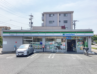 ファミリーマート岩倉新柳町店