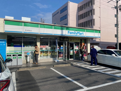 ファミリーマート赤池駅前店