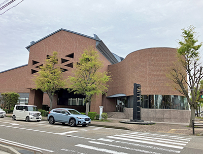 市立泉野図書館