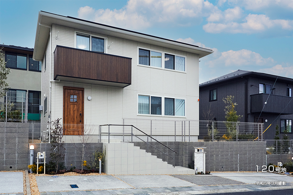 ウエリスパーク四日市南山の手　(分譲住宅)