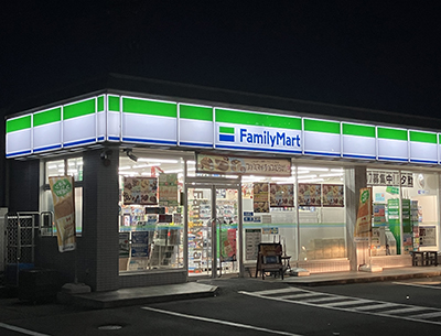 ファミリーマート　長野高田店