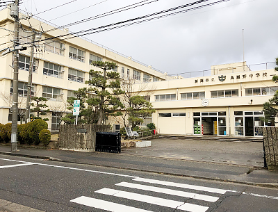 鳥屋野中学校