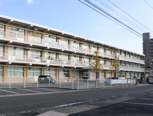 市立津田小学校