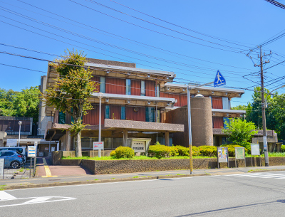 県立中央図書館