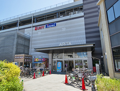 アピタ金沢文庫店