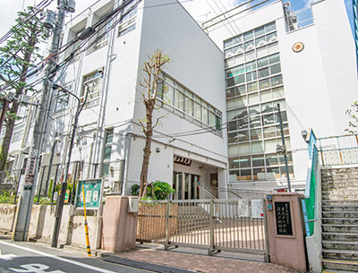 区立津久戸小学校