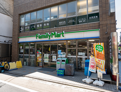 ファミリーマート学芸大学駅西店