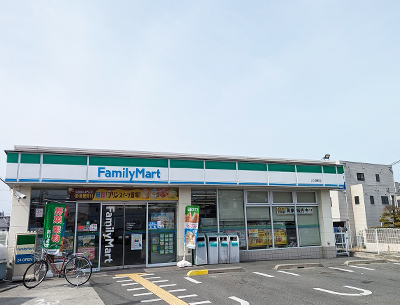 ファミリーマート大久保町店