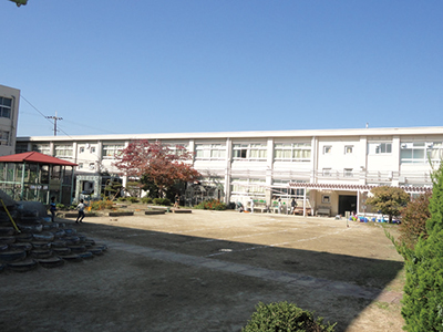 富雄南小学校