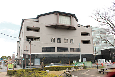 かしはら万葉ホール(橿原市立図書館他)