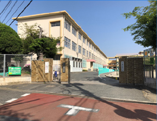 日明小学校