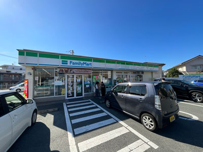 ファミリーマート長嶺南四丁目店