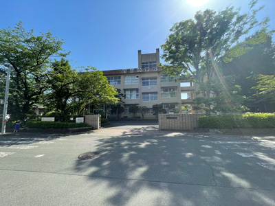 白山小学校