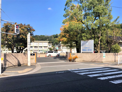 延岡市立岡富小学校