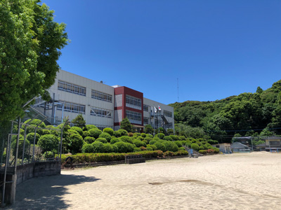 諌早市立上山小学校