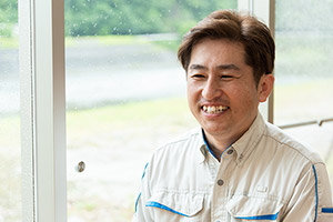 球磨川を背にして語る