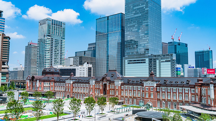 「東京」駅へ